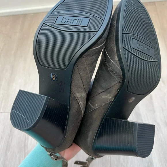 Bar III Booties size 6 - Picture 5 of 5